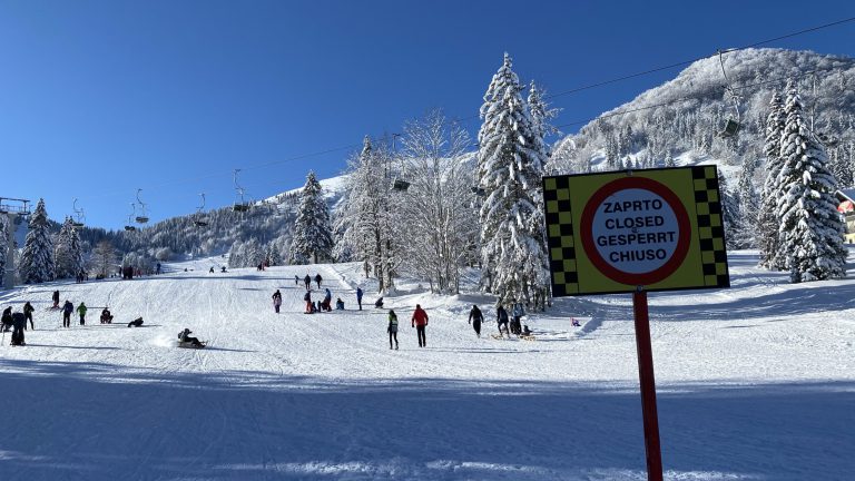 Zaprto. Obiska pa cela občina :)