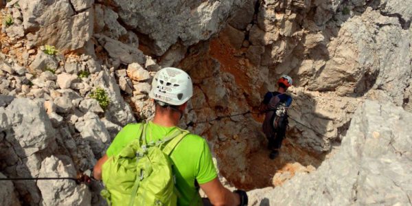 Sestop s Koroške Rinke po zavarovani plezalni poti na Ledine | Foto: Janez Nastran