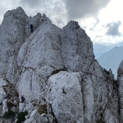 Spust po vrvi s predzadnjega Moža