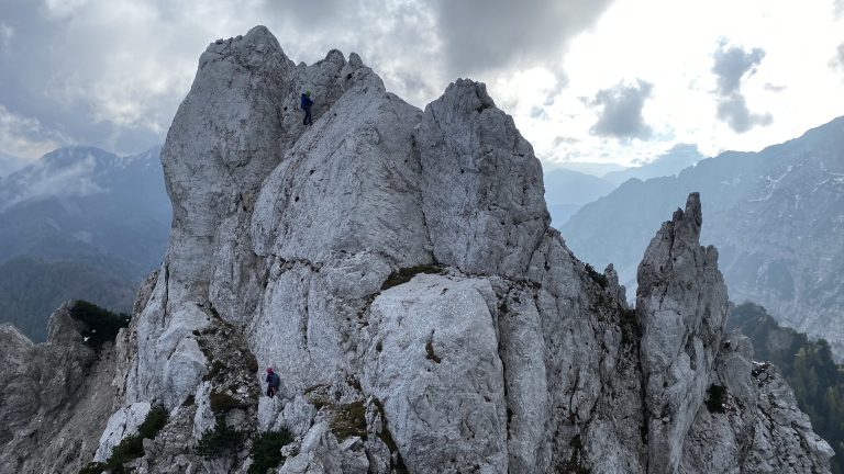 Spust po vrvi s predzadnjega Moža