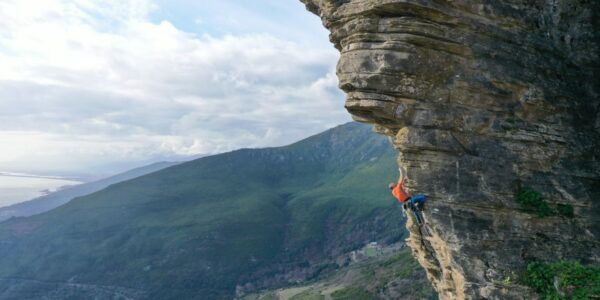 Skalno pleaznje okrog Bastie, Korzika | Vir: escalade-corse.com