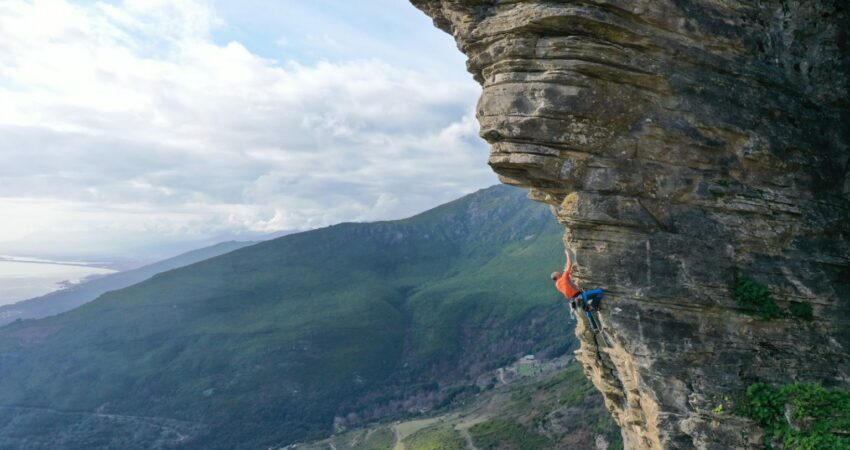 Skalno pleaznje okrog Bastie, Korzika | Vir: escalade-corse.com